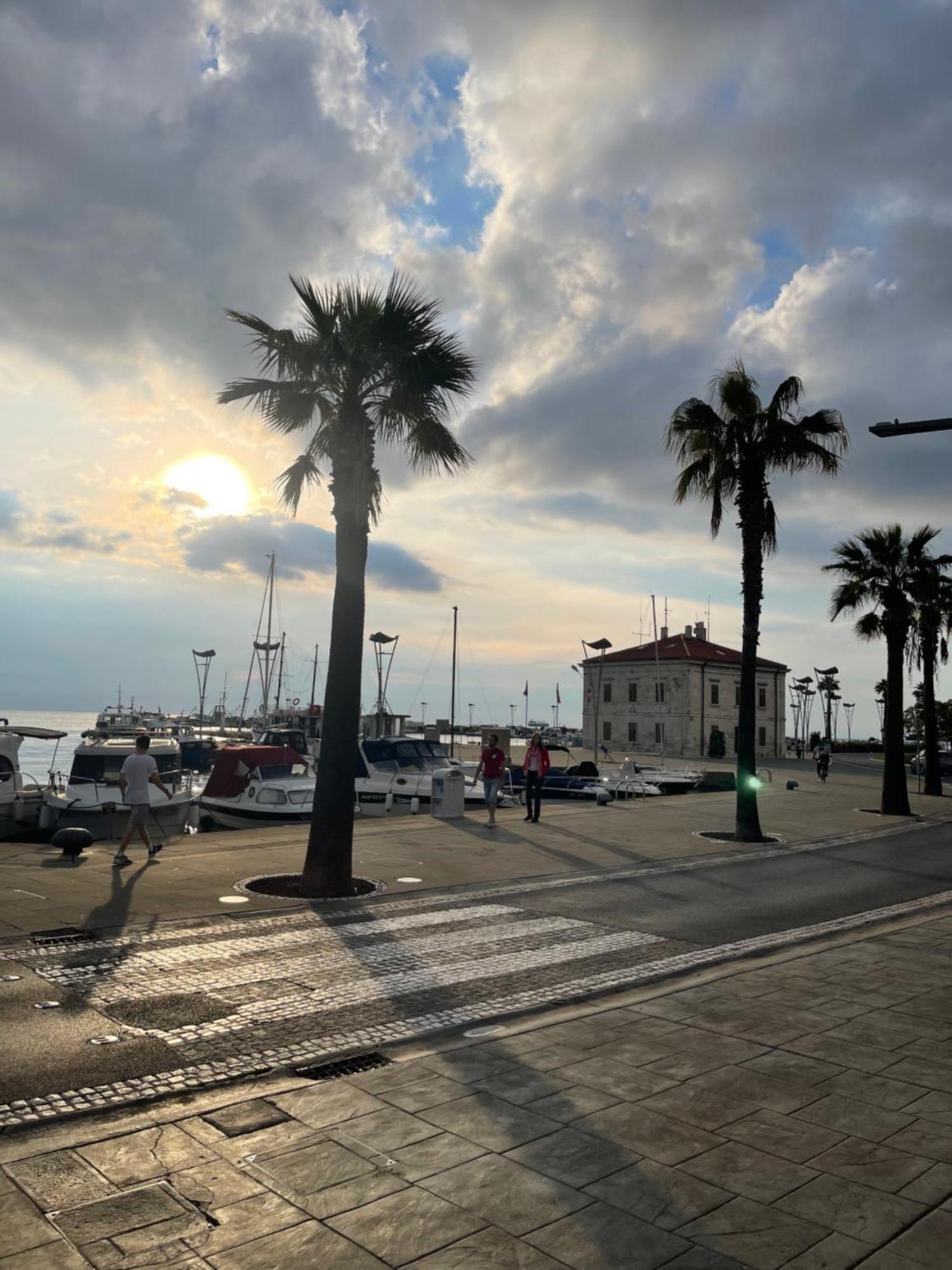 Sunset Residence Koper & Free Parking Garage Exterior photo